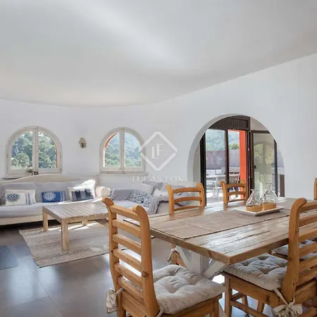 Villa Beautiful In Sa Riera Begur Isla Roja